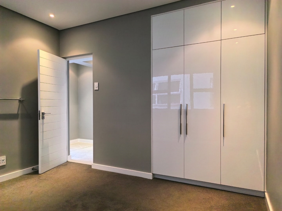 To Let 3 Bedroom Property for Rent in Sea Point Western Cape